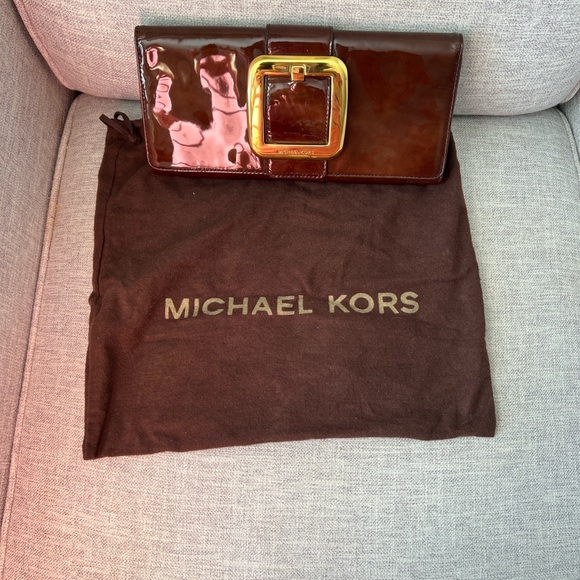 Michael Kors Glossy Brown clutch with Gold Accent - Picture 2 of 9